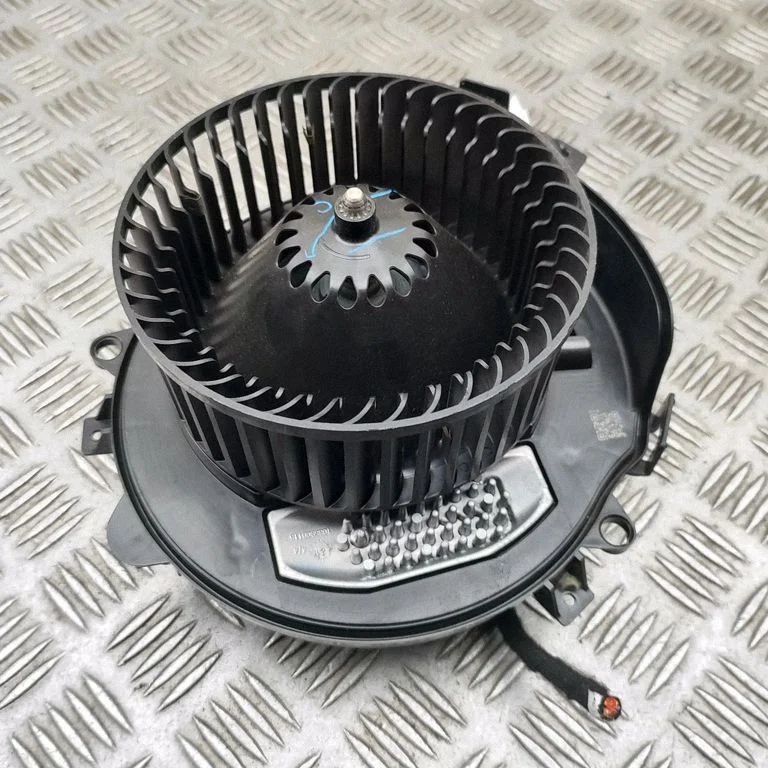 Krāsniņas ventilators/pūtējs 5Q0907521F