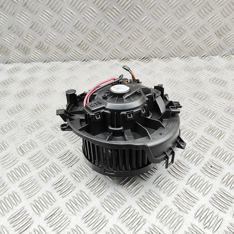 Krāsniņas ventilators/pūtējs 5WC819015A