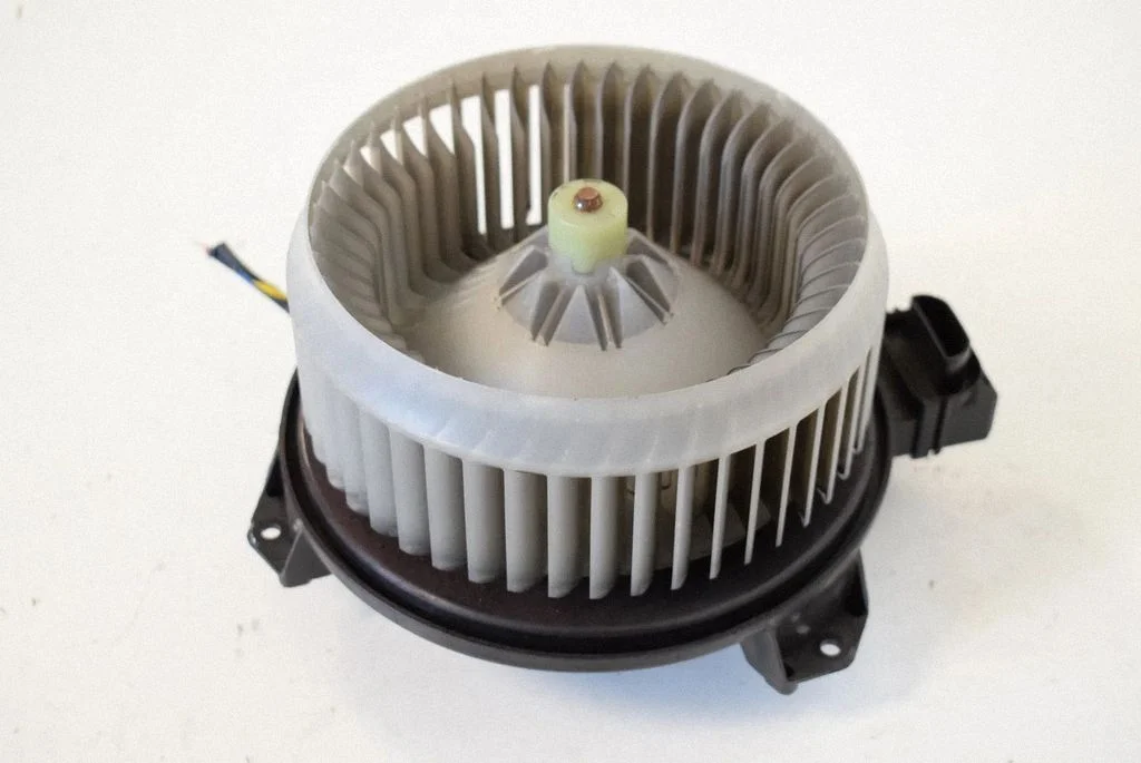 Krāsniņas ventilators/pūtējs AV2727005381