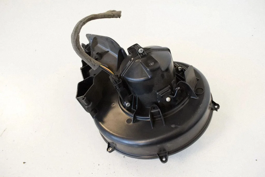 Krāsniņas ventilators/pūtējs 6G9N18D413BA