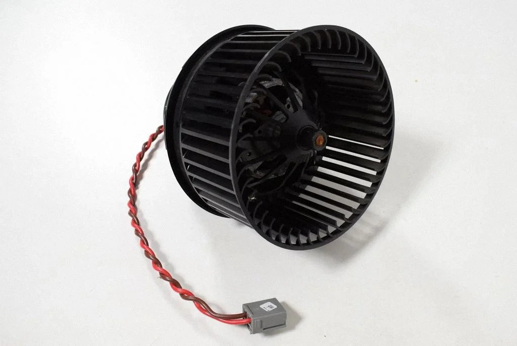 Krāsniņas ventilators/pūtējs AV6N18456BA