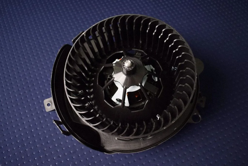 Krāsniņas ventilators/pūtējs 3Q2819021A