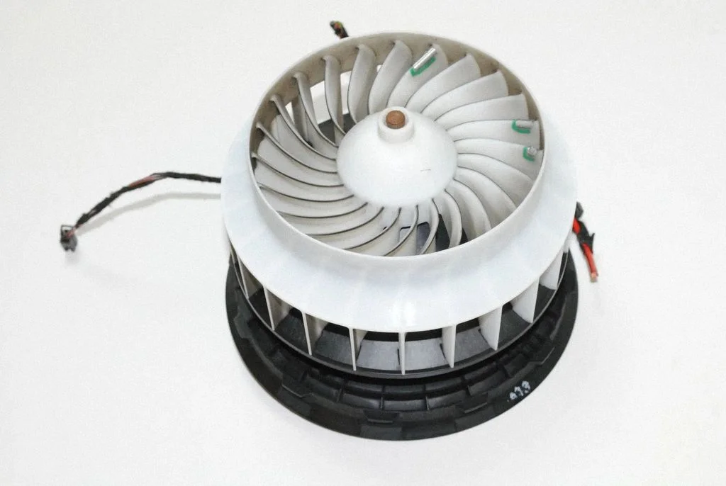 Krāsniņas ventilators/pūtējs – Mercedes-Benz C klase W205 (2014-2021)