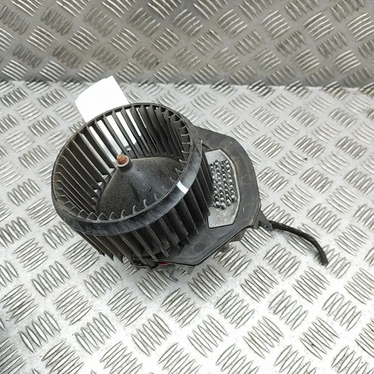 Krāsniņas ventilators/pūtējs 5Q0907521F