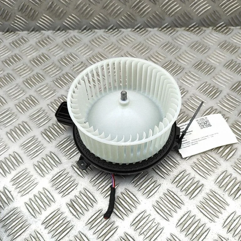 Heater fan/blower 8B2820021
