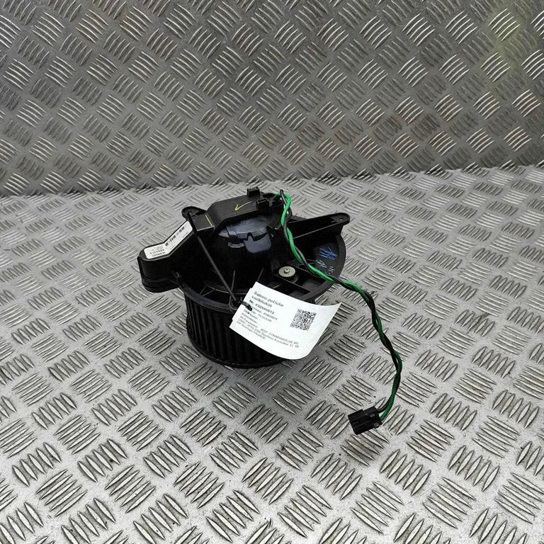 Krāsniņas ventilators/pūtējs 5143099AA