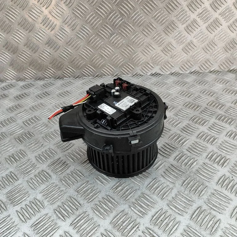 Krāsniņas ventilators/pūtējs – Volvo XC60 (2017-)