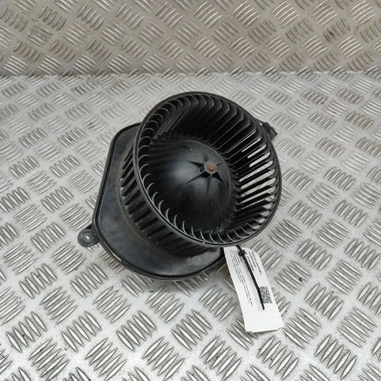 Krāsniņas ventilators/pūtējs K05143099AA