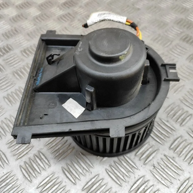 Krāsniņas ventilators/pūtējs 1J1819021C