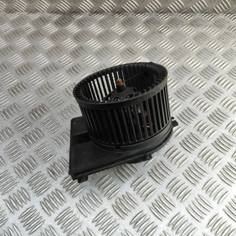 Krāsniņas ventilators/pūtējs F983707V