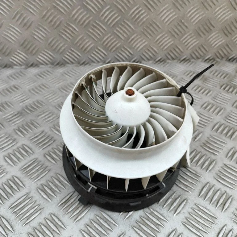 Krāsniņas ventilators/pūtējs – Mercedes-Benz E klase W213 (2016-)