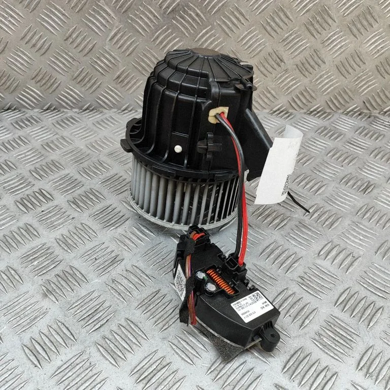 Heater fan/blower 8T2820021