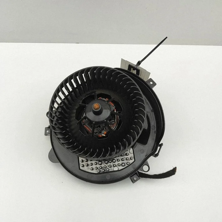 Krāsniņas ventilators/pūtējs 5Q2819021B