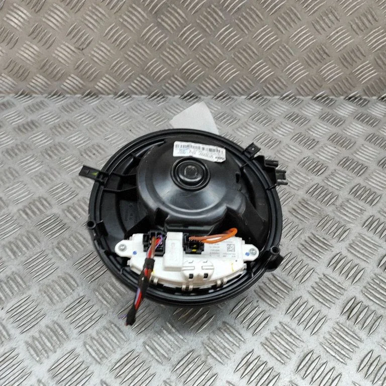 Krāsniņas ventilators/pūtējs 5Q1819021H