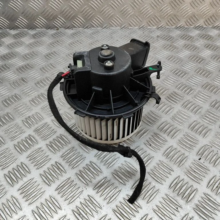 Krāsniņas ventilators/pūtējs 6441Y9