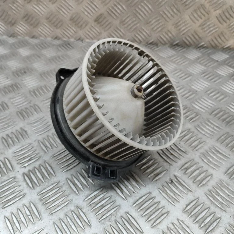 Krāsniņas ventilators/pūtējs MB657230