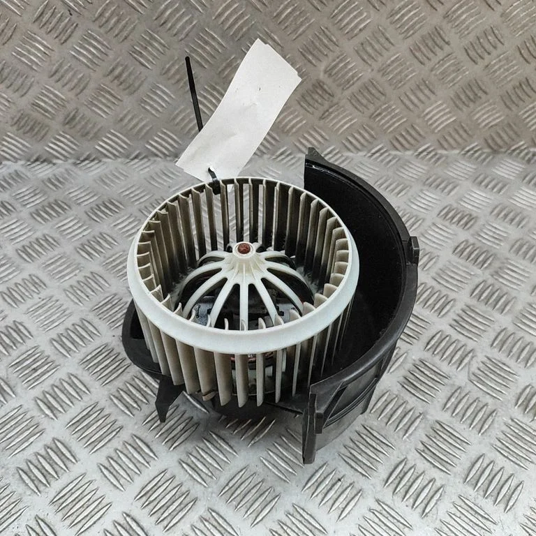 Krāsniņas ventilators/pūtējs A70546111