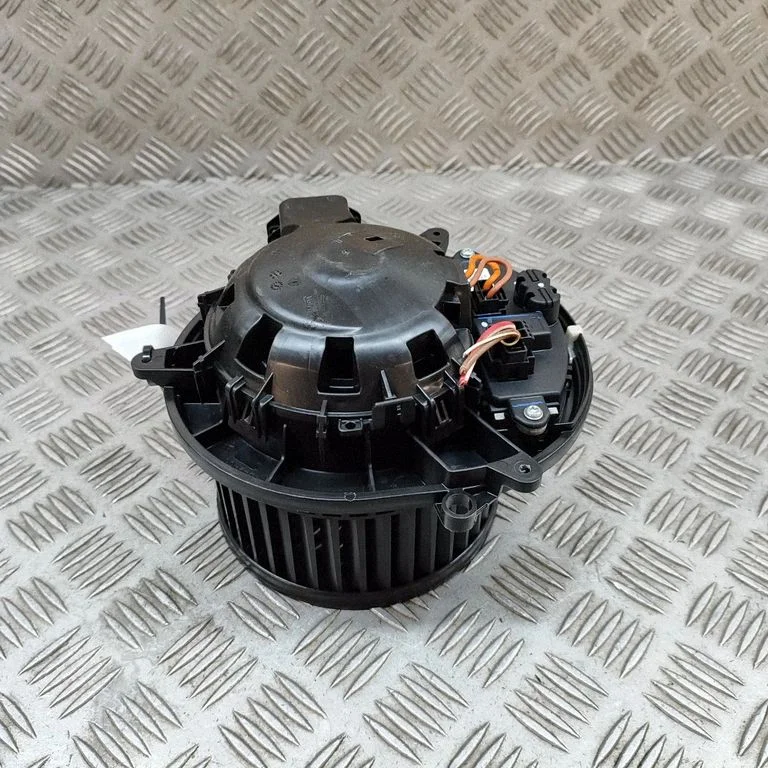 Krāsniņas ventilators/pūtējs – BMW 2. sērija F22 F23 (2013-2017)