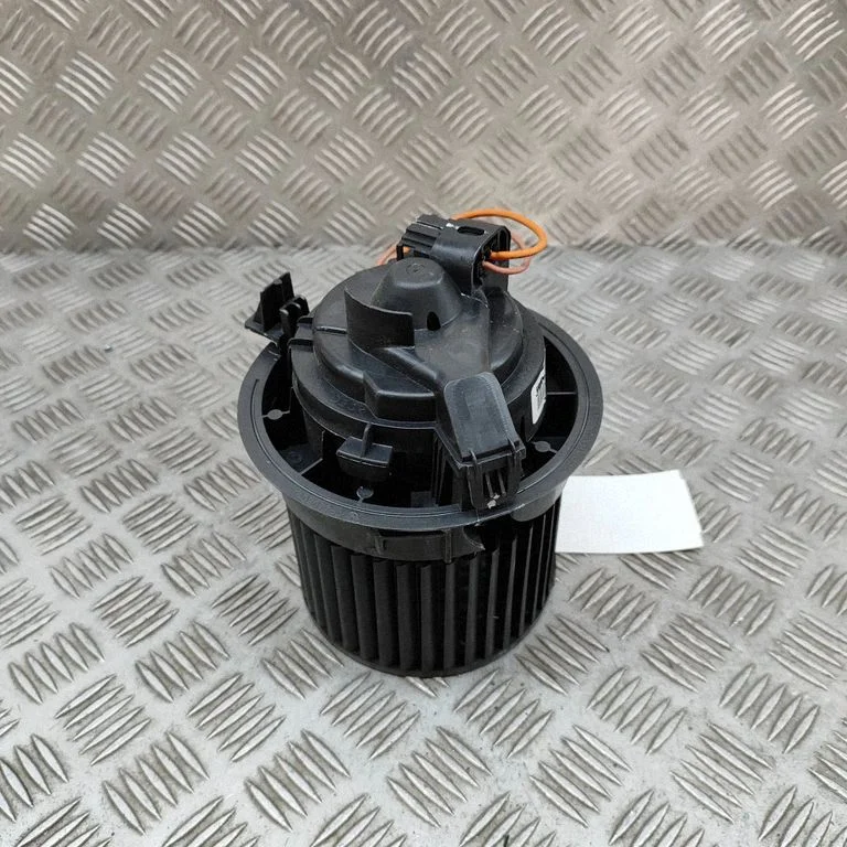 Salongipuhur – Renault Clio IV (2012-2019)