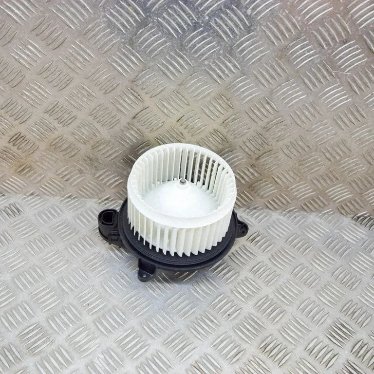 Krāsniņas ventilators/pūtējs 0130115703