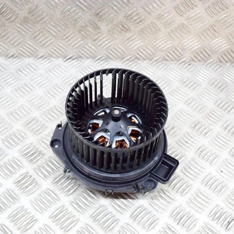 Krāsniņas ventilators/pūtējs T6704210