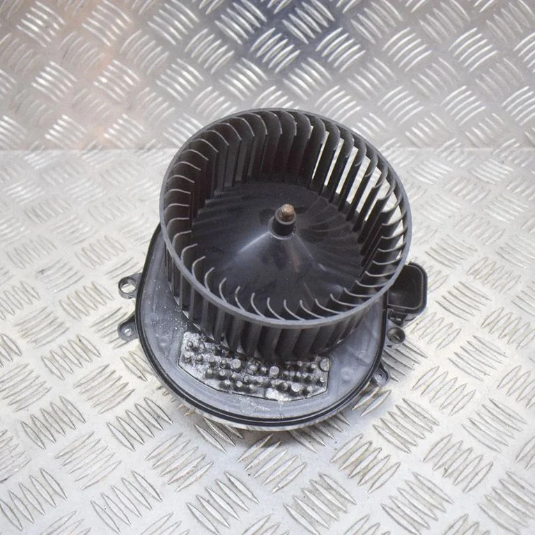 Krāsniņas ventilators/pūtējs – BMW 3. sērija F30 F35 F31 (2012-2018)