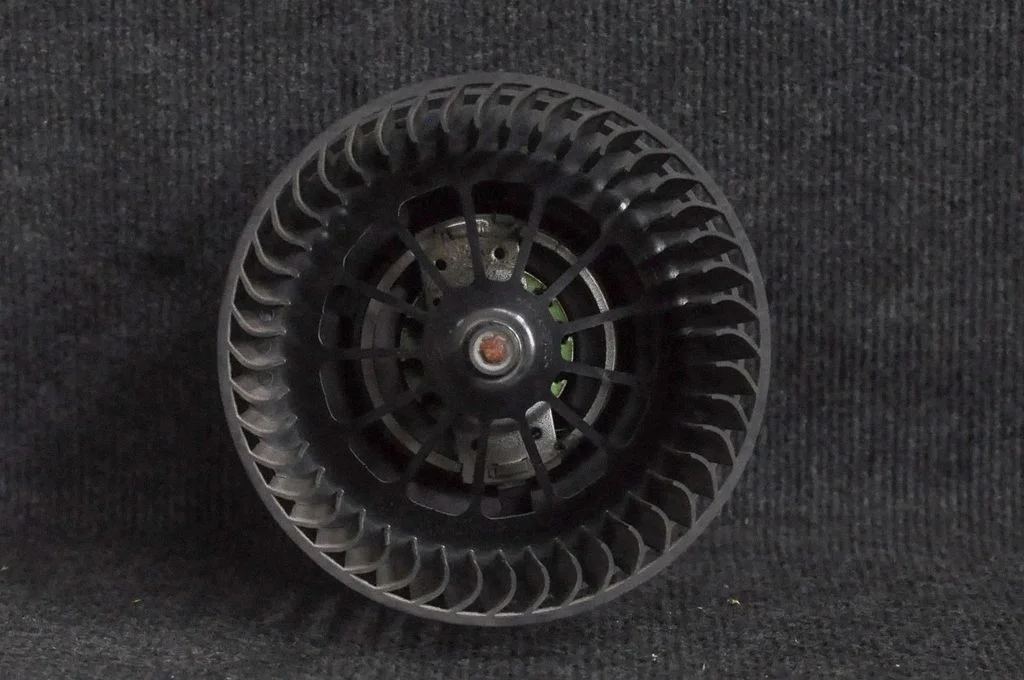 Salongipuhur – Ford Focus C-MAX (2003-2010)
