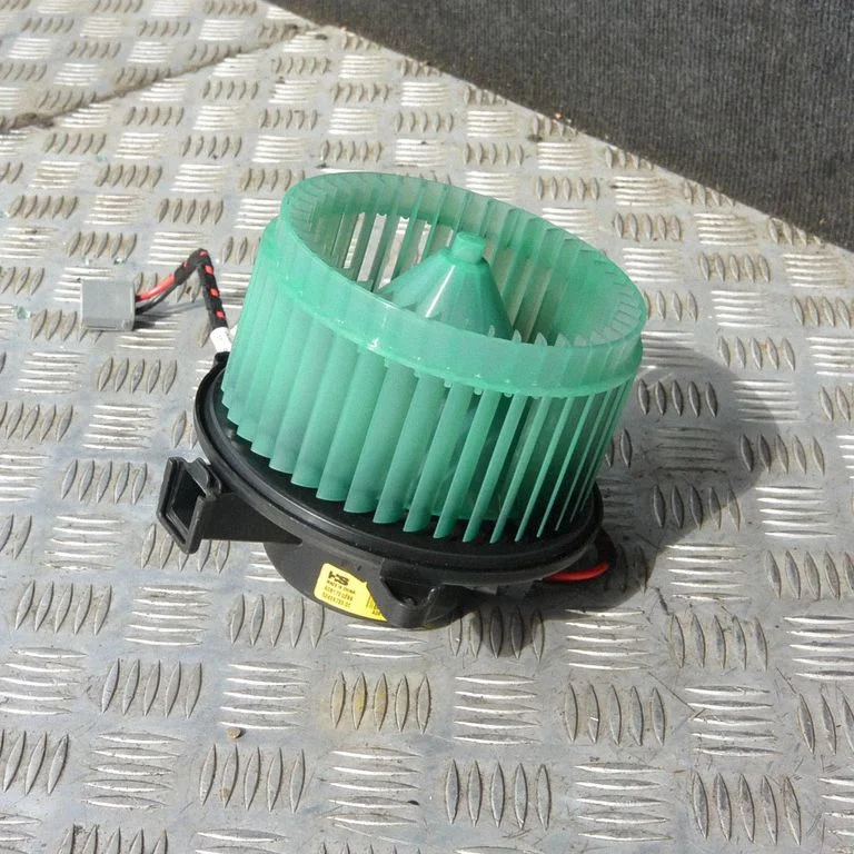 Krāsniņas ventilators/pūtējs – Opel Insignia A (2008-2017)