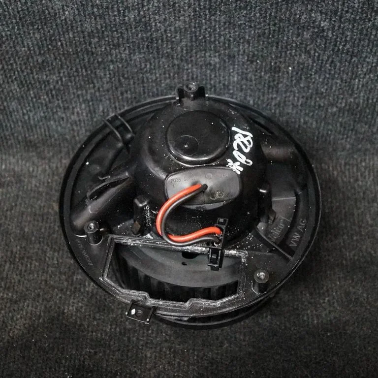 Krāsniņas ventilators/pūtējs – Skoda Octavia Mk2 (1Z) (2004-2013)