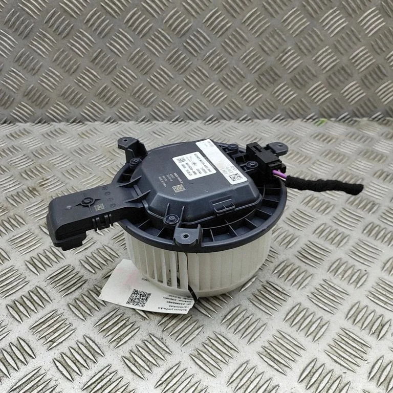 Heater fan/blower M8E218456B