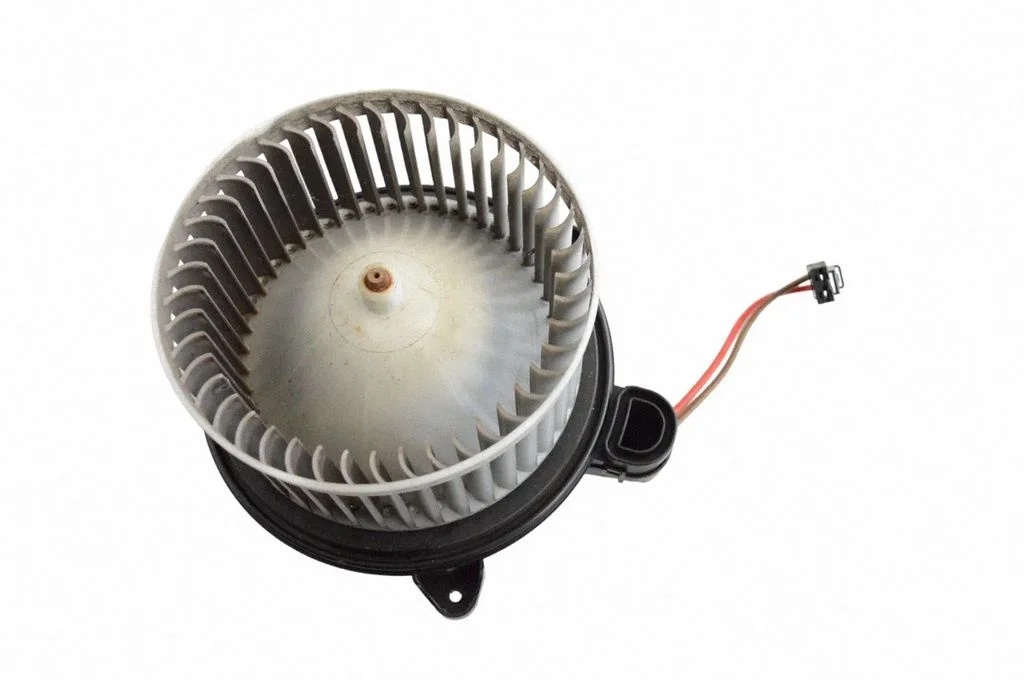 Krāsniņas ventilators/pūtējs A2478308600