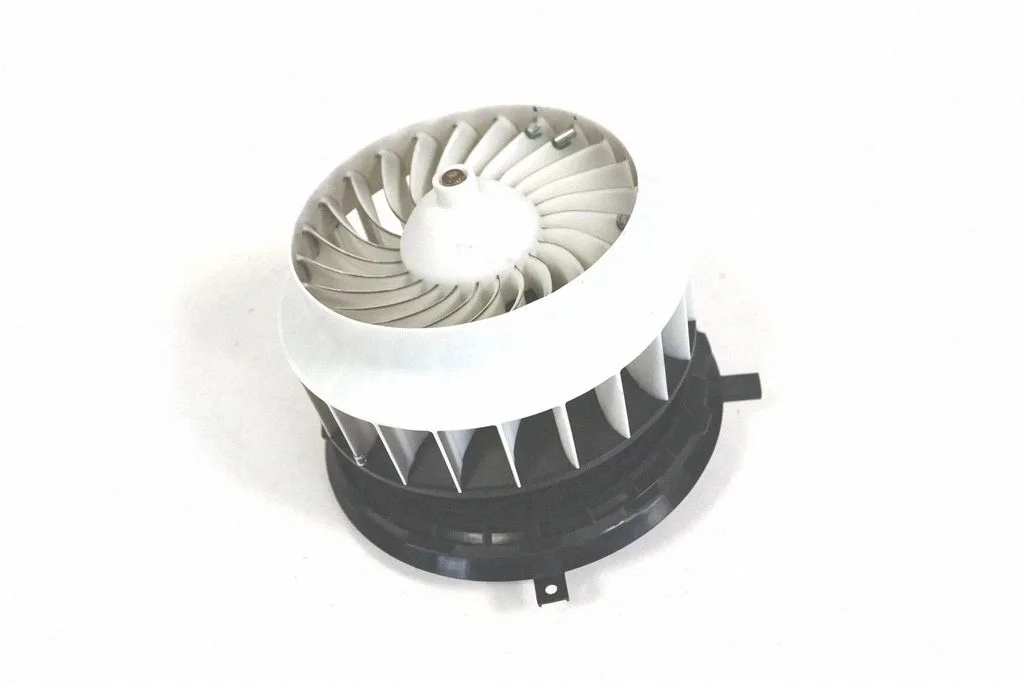 Krāsniņas ventilators/pūtējs – Mercedes-Benz C klase W205 (2014-2021)