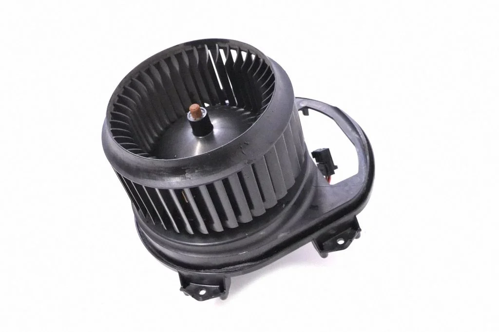 Krāsniņas ventilators/pūtējs A2469062501