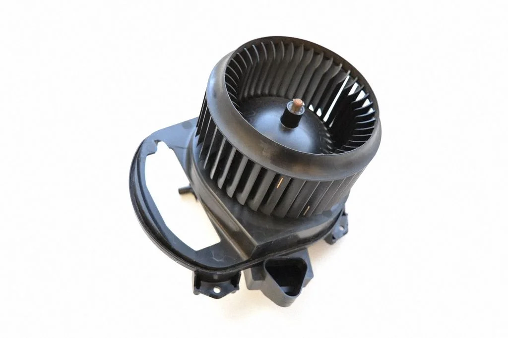 Salongipuhur – Mercedes-Benz CLA-klass C117 X117 W117 (2013-2019)
