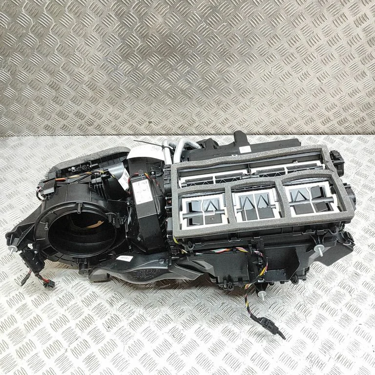 Interior heater climate box assembly – Porsche 911 992 (2019-)