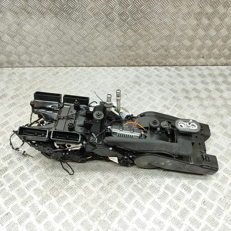 Salongi kütte- ja kliimaploki komplekt CZ4432302517