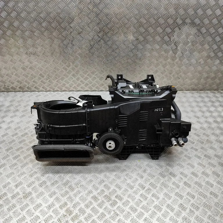 Interior heater climate box assembly HY3219E963CE
