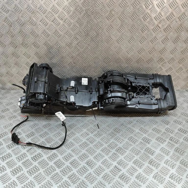 Salona klimata mezgla komplekts 4M0815215A