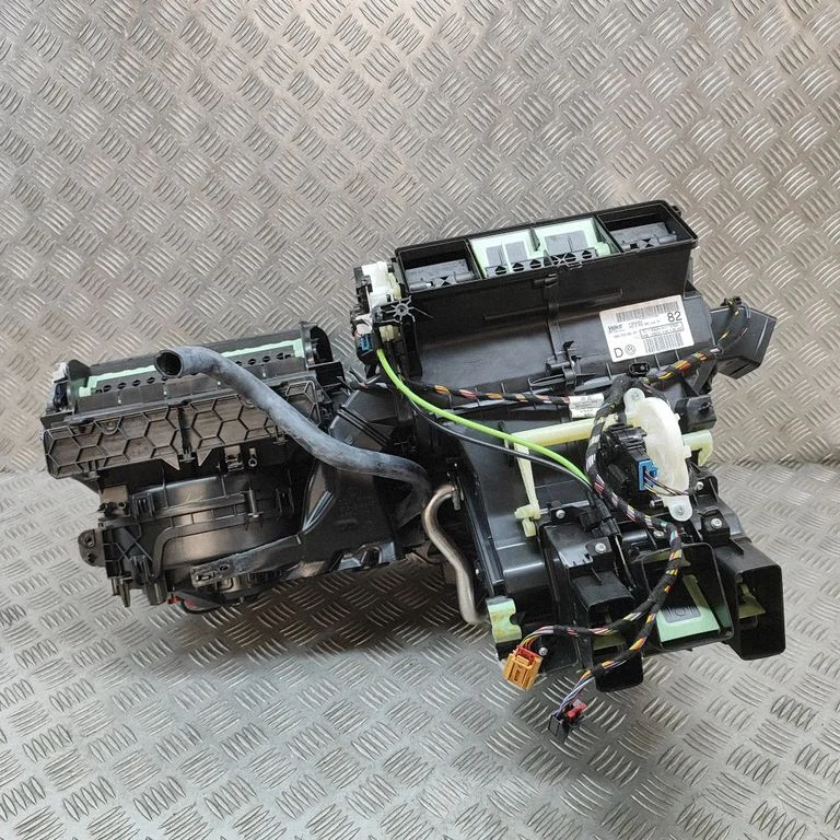 Interior heater climate box assembly – Volkswagen Tiguan Allspace (2017-)