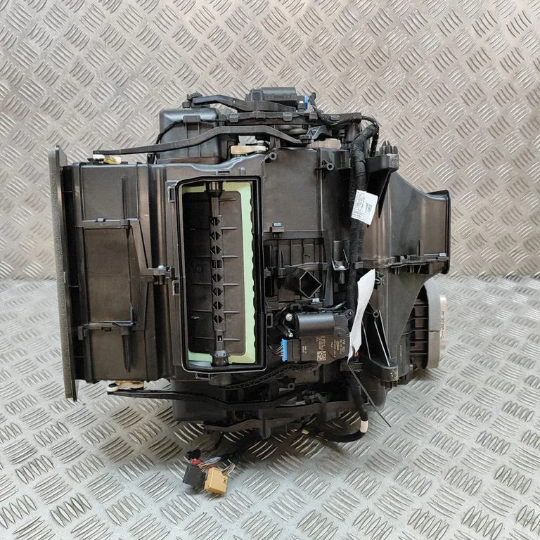 Interior heater climate box assembly – Audi Q4 e-tron (2021-)