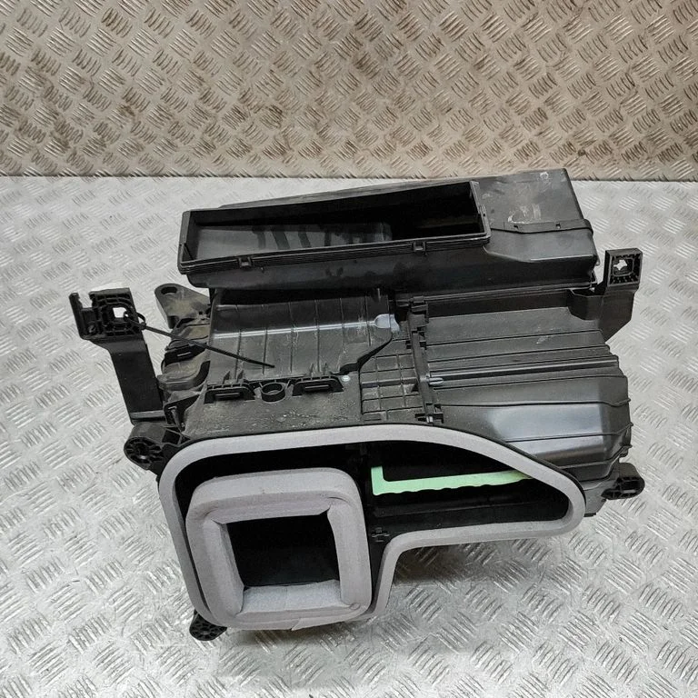 Interior heater climate box assembly 1EA820153P