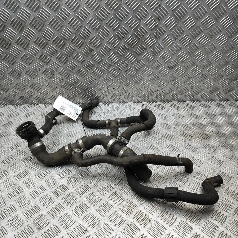 Engine coolant pipe/hose 31474985