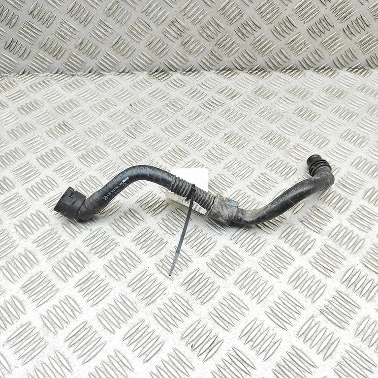 Motora dzesēšanas caurule (-es)/šļūtene (-es) A2975015700