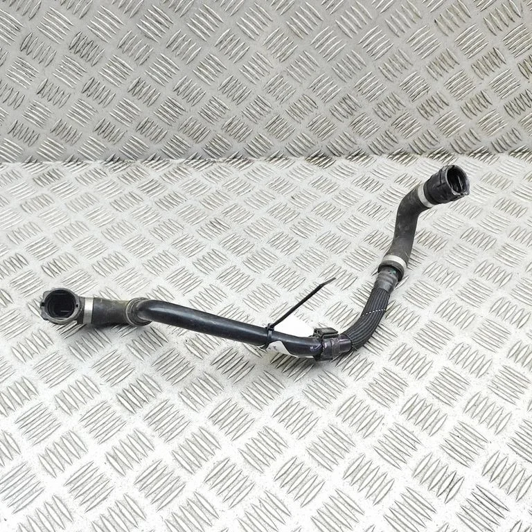 Motora dzesēšanas caurule (-es)/šļūtene (-es) A2975010100