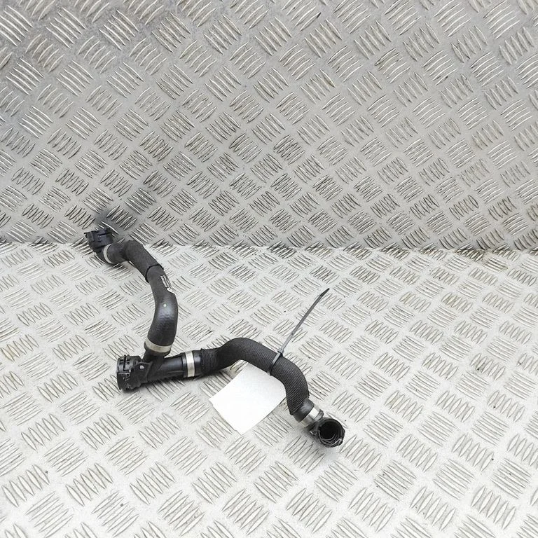 Engine coolant pipe/hose 8591942