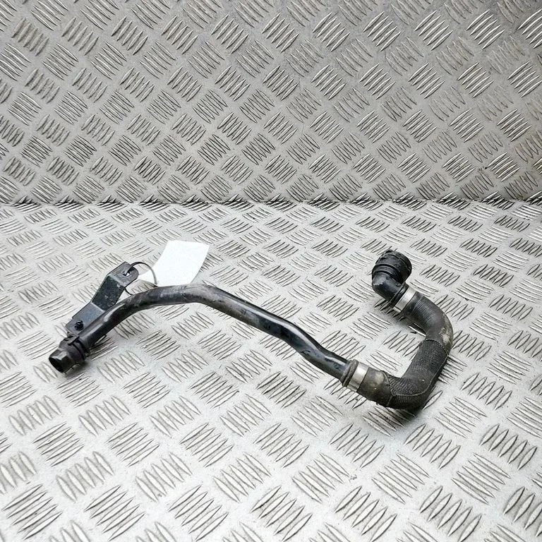 Motora dzesēšanas caurule (-es)/šļūtene (-es) A2975013801