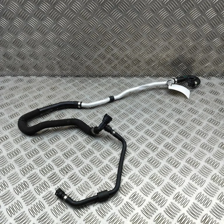 Engine coolant pipe/hose 6992936