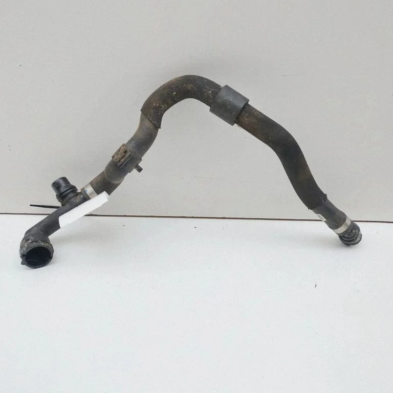 Engine coolant pipe/hose 5A09089