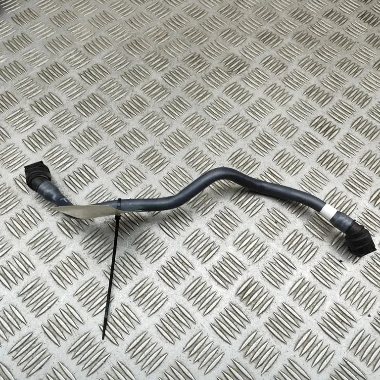 Engine coolant pipe/hose 6951946