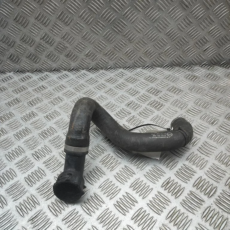 Motora dzesēšanas caurule (-es)/šļūtene (-es) 8R0122101Q